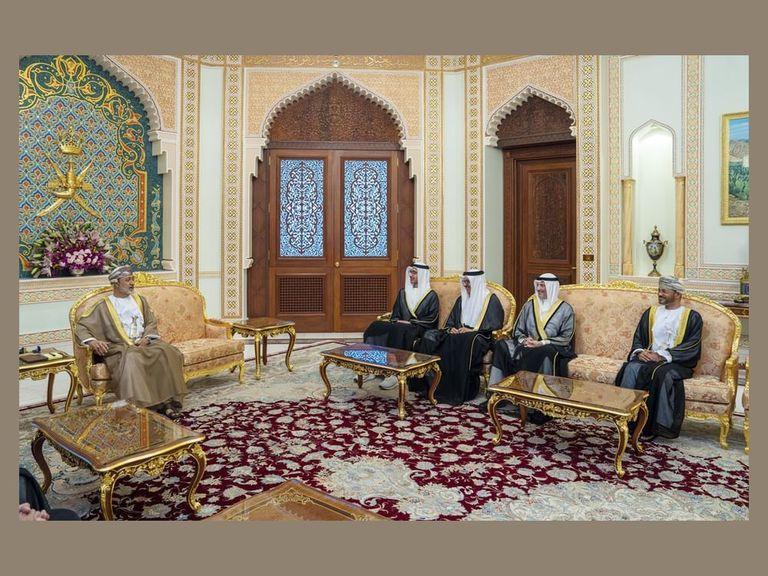 الشيخ محمد بن زايد آل نهيان والسلطان هيثم بن طارق في لقاء سابق