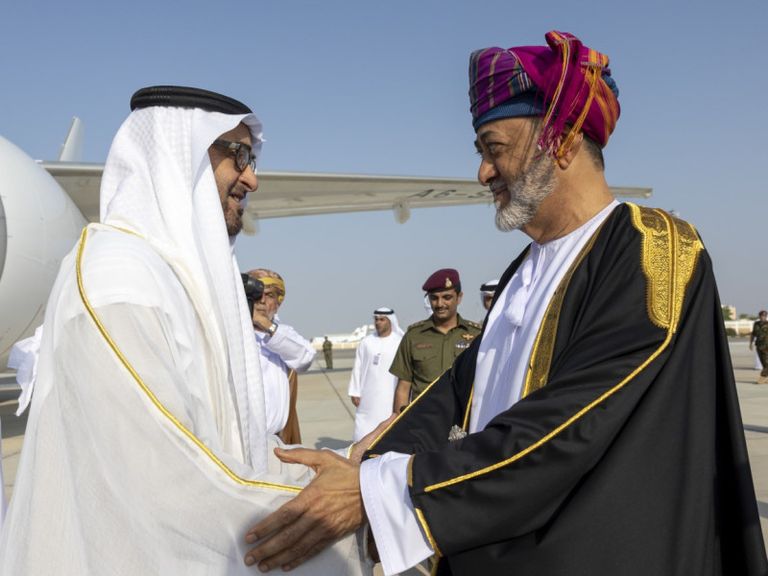 رئيس الإمارات وسلطان عمان