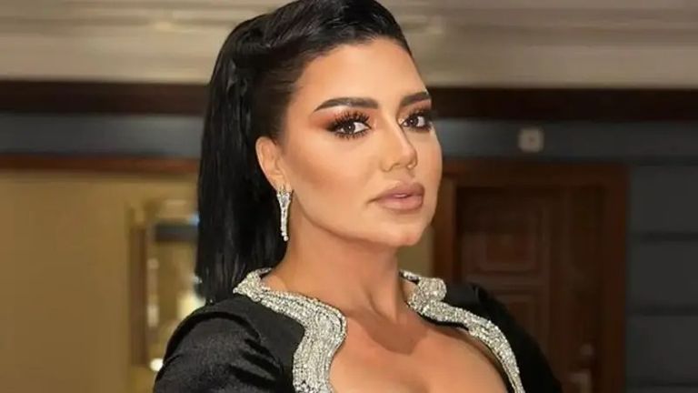 الفنانة رانيا يوسف
