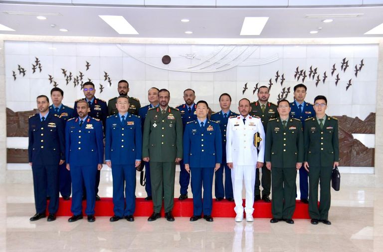 قائد العمليات المشتركة الإماراتية وقائد القوات الجوية الصينية