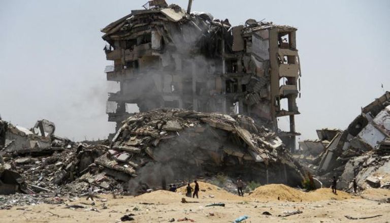 قصف إسرائيلي عنيف سوّى مبان بأكملها بالأرض في غزة