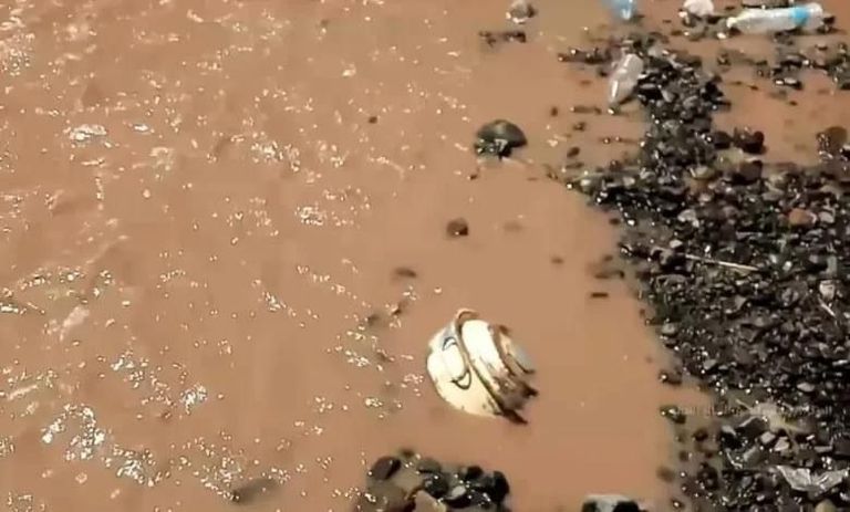 ألغام حوثية لفظتها السيول من باطن الأرض