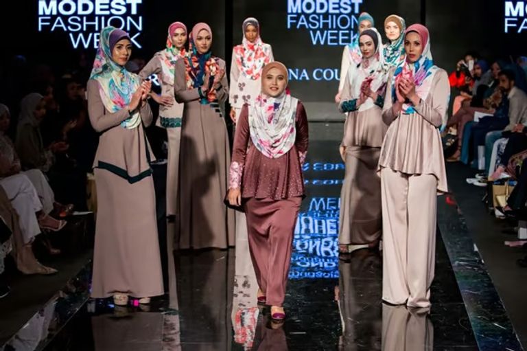 أسبوع باريس للأزياء المحتشمة 2024