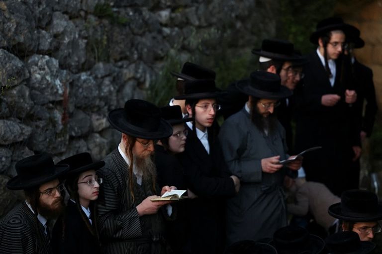 أفراد من الحريديم - رويترز