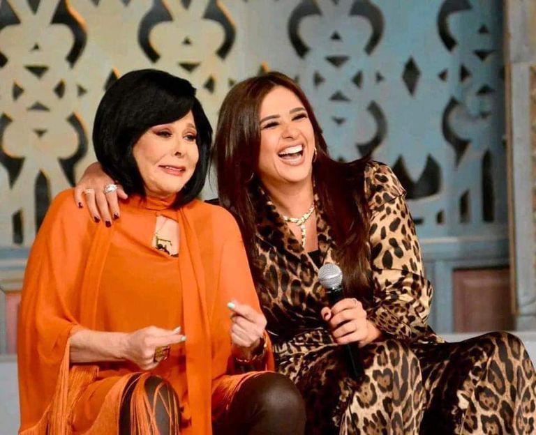 ياسمين عبدالعزيز رفقة إسعاد يونس