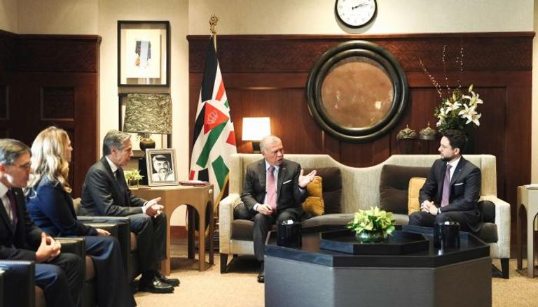 عاهل الأردن خلال لقائه وزير الخارجية الأمريكي