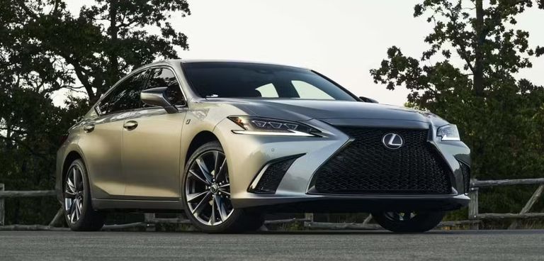 طراز Lexus ES طراز BMW 3 Series