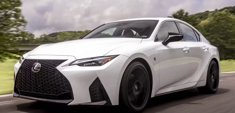 طراز Lexus IS طراز BMW 3 Series