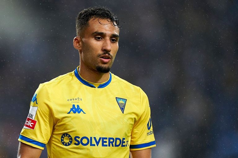 الجزائري رفيق قيطان لاعب فريق إشتوريل برايا البرتغالي