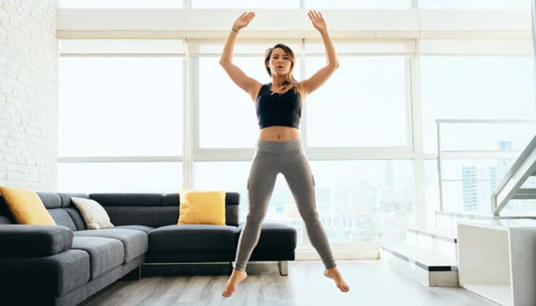 ضمن رياضة منزلية غير شائعة القفز رياضة منزلية غير شائعة تعزز اللياقة