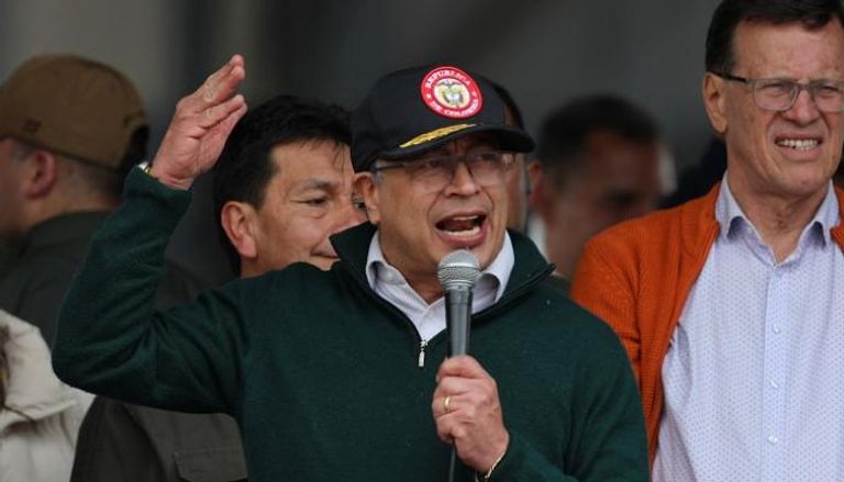 رئيس كولومبيا يتحدث إلى أنصاره بمناسبة عيد العمال