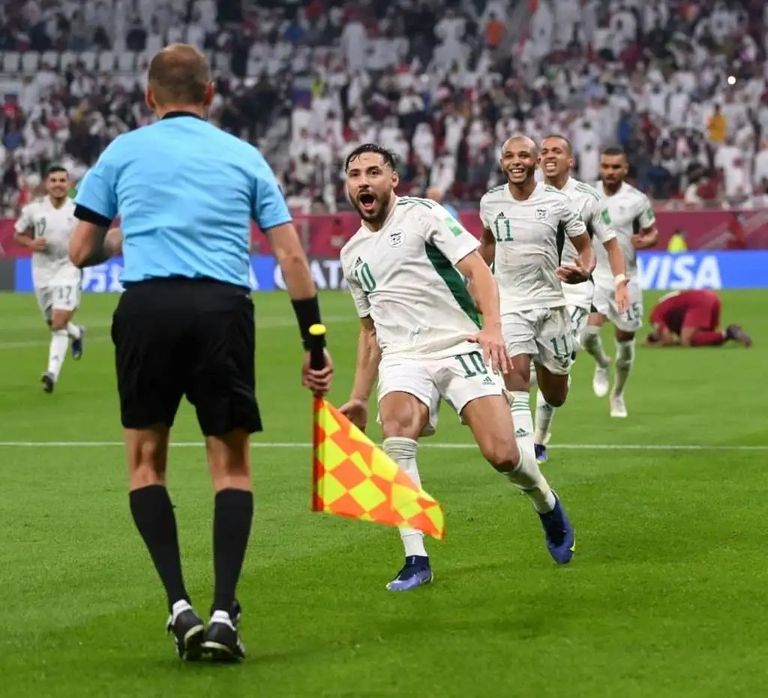 يوسف بلايلي يوسف بلايلي نجم منتخب الجزائر