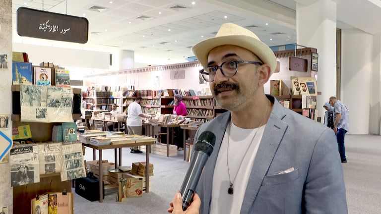 سور الأزبكية في معرض أبوظبي للكتاب