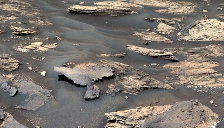 دلائل تشير إلى أن ظروف فوهة غيل على المريخ تدعم الحياة الميكروبية