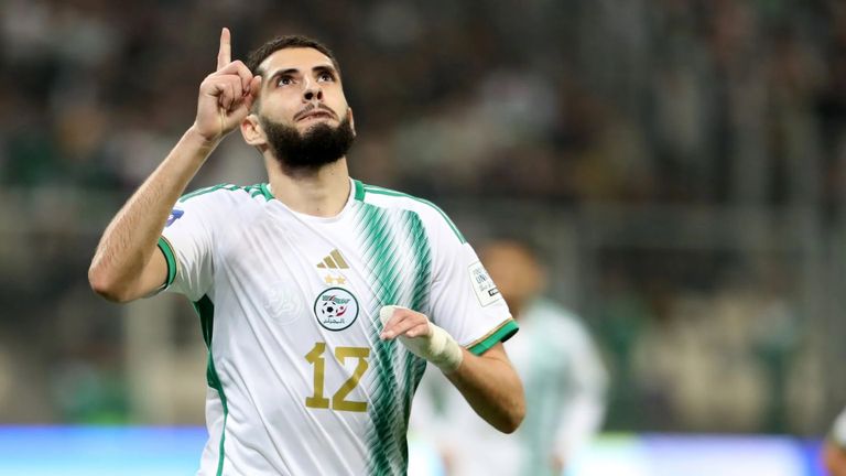 ياسين بنزية منتخب الجزائر