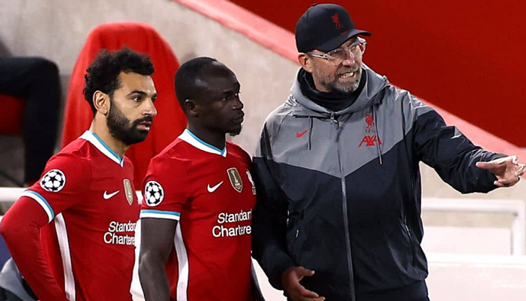 كلوب مع ساديو ماني ومحمد صلاح يورغن كلوب