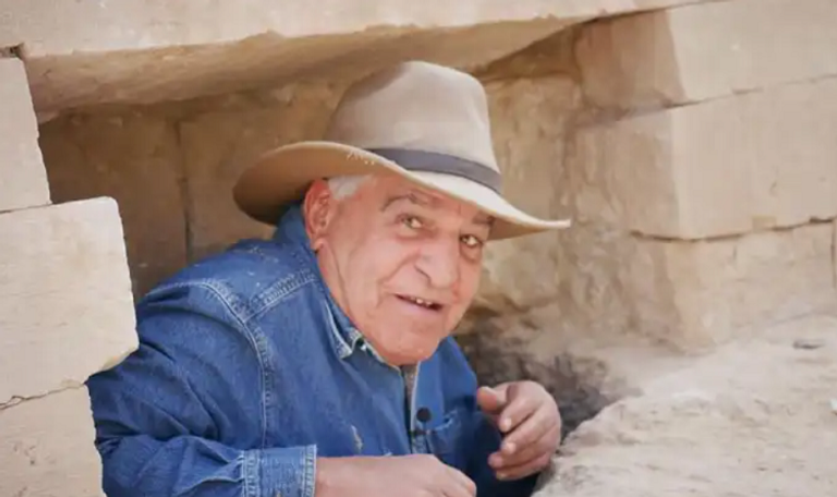 د. زاهي حواس وزير الآثار المصري الأسبق