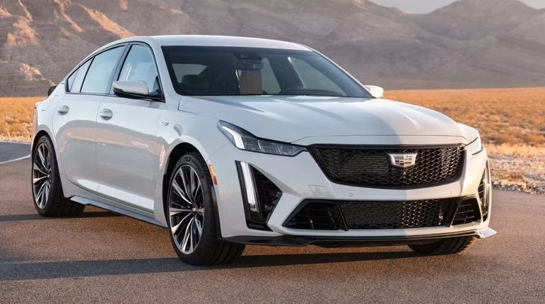طراز Cadillac CT5-V Blackwing أسرع 5 سيارات رياضية سعرها أقل من 100 ألف دولار