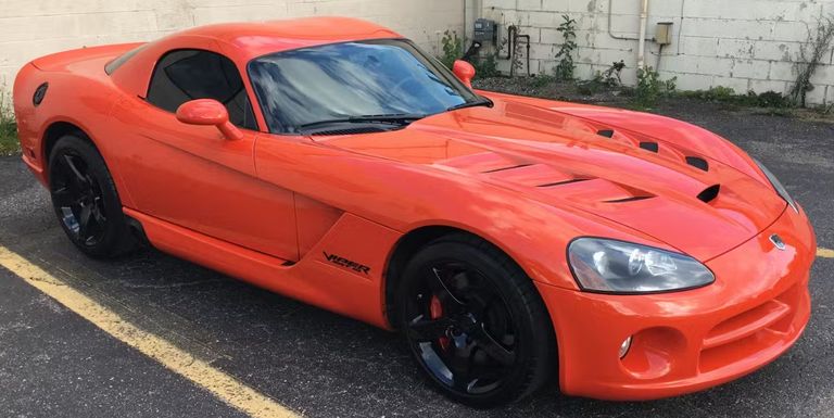 طراز Dodge Viper SRT10 أسرع 5 سيارات رياضية سعرها أقل من 100 ألف دولار