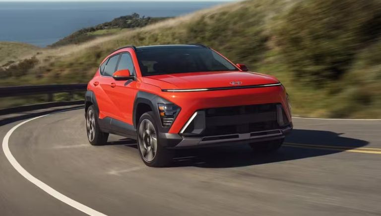 طراز Hyundai Kona FWD طراز Nissan Kicks FWD