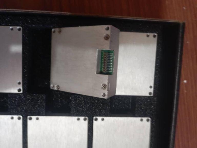 سفينة تجارية استهدفها الحوثيون في وقت سابق