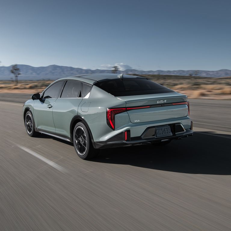 تصميم كيا 4 2025 من الخارج