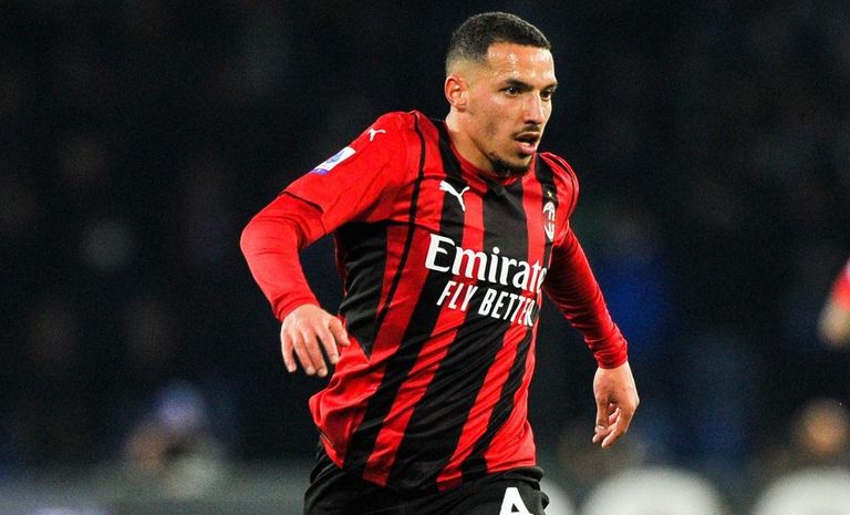 إسماعيل بن ناصر نجم ميلان الإيطالي 