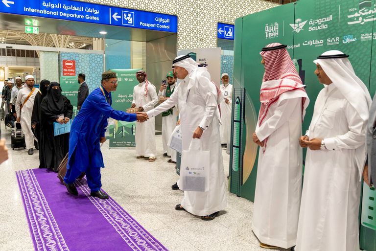 وصول أول رحلة لحجّاج بيت الله الحرام 2024