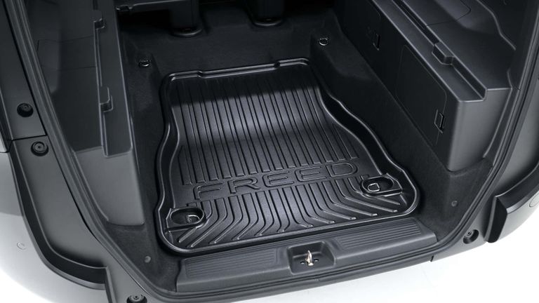 هوندا Freed  هوندا Freed