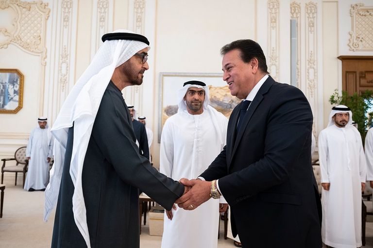 محمد بن زايد يستقبل عدداً من المشاركين في الحدث العالمي