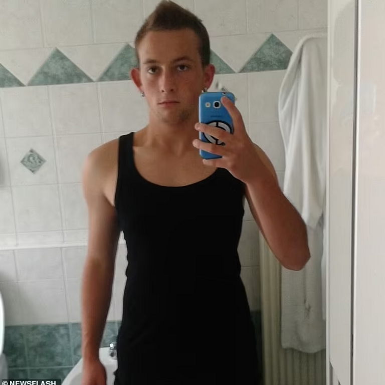 دب- أرشيفية