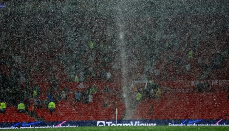 ملعب مانشستر يونايتد كريستيانو رونالدو بقميص مانشستر يونايتد