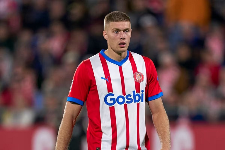 الأوكراني أرتيم دوفيبيك روبرت ليفاندوفسكي وجود بيلينغهام