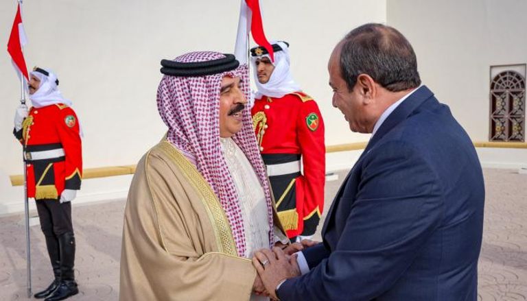 القادة العرب يتوافدون على البحرين للمشاركة في قمتهم الـ33