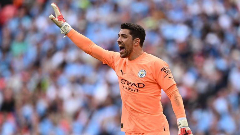 إيدرسون مورايس - حارس مرمى مانشستر سيتي