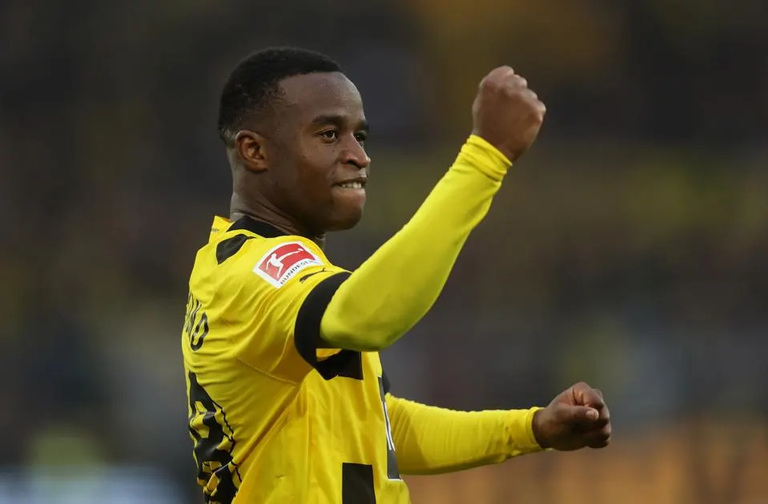 يوسوفا موكوكو  كوبي ماينو وأليخاندرو غارناتشو