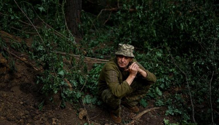 جندي أوكراني على خط المواجهة في منطقة خاركيف