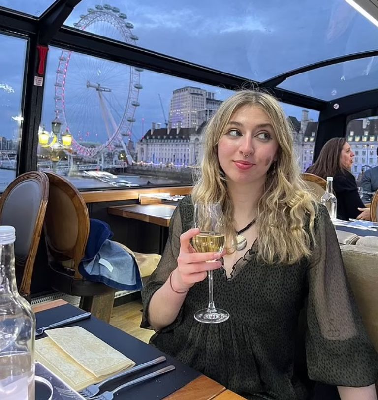 مطعم Bustronome مطعم Bustronome المتنقل في لندن