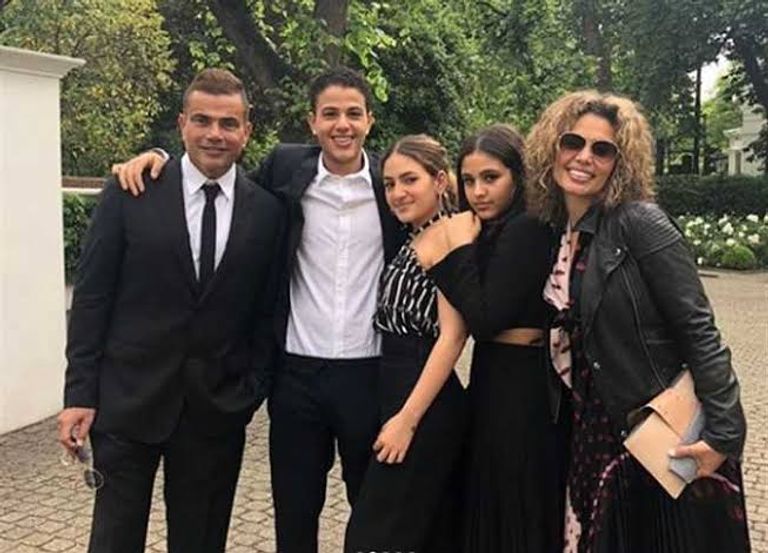 عمرو دياب وشقيقة إلهام شاهين - أرشيفية