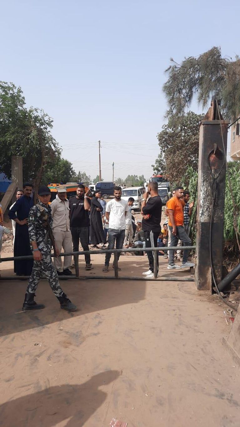 سقوط ميكروباص في نيل مصر