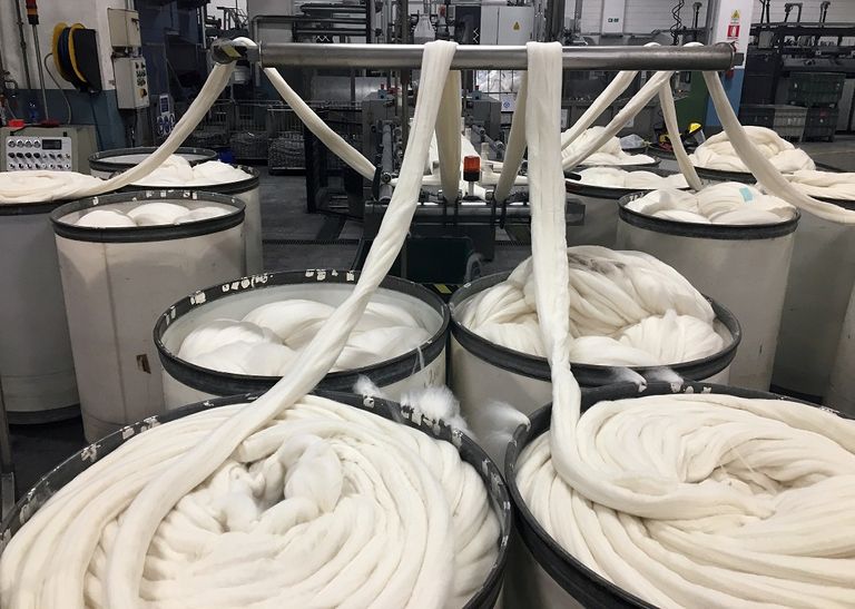 خيوط من الصوف