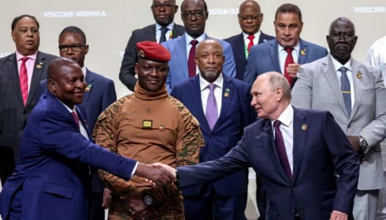 بوتين مع قادة أفارقة في لقاء سابق