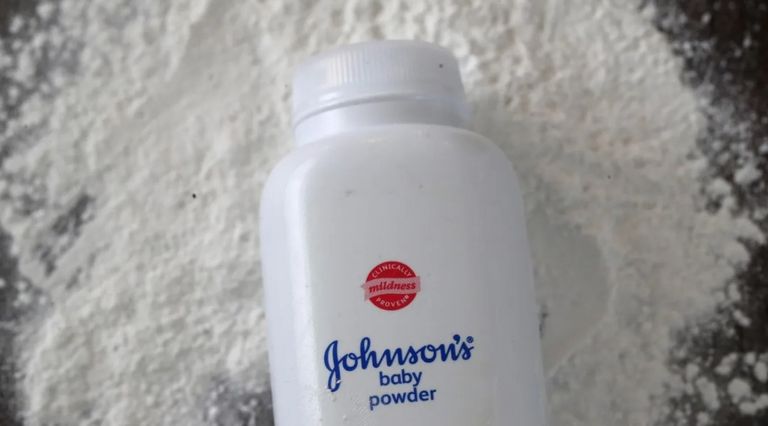 بودرة التلك تسبب السرطان