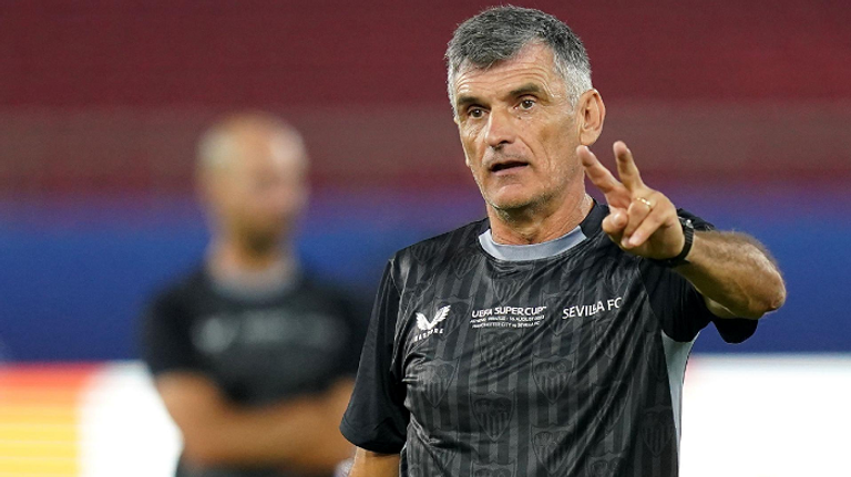 خوزيه لويس مينديلبار جيان بييرو غاسبريني مدرب أتالانتا بطل الدوري الأوروبي