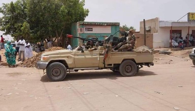 آلية عسكرية في أحد شوارع السودان