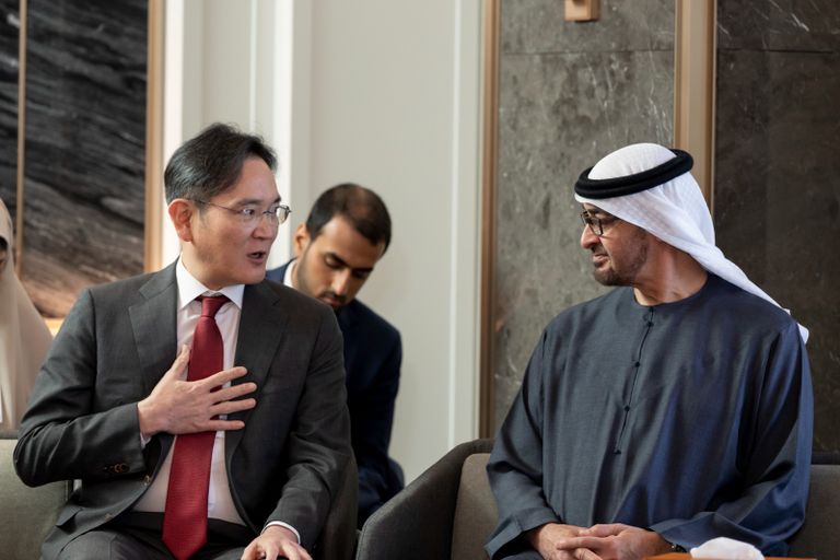 الشيخ محمد بن زايد آل نهيان مع وفدي الشركات الكبرى وريادة الأعمال