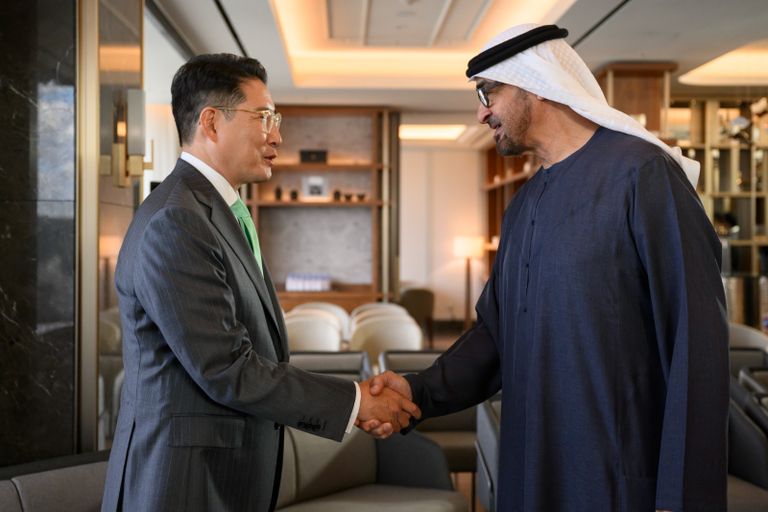 الشيخ محمد بن زايد آل نهيان مع وفدي الشركات الكبرى وريادة الأعمال