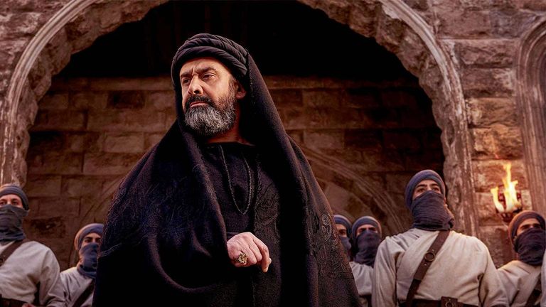 كريم عبدالعزيز في دور حسن الصباح