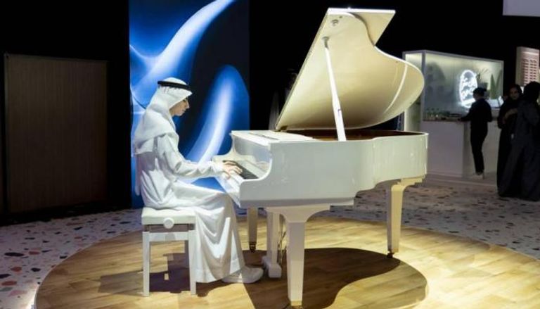 راشد المرزوقي عازف البيانو الإماراتي