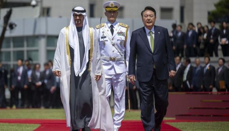الشيخ محمد بن زايد آل نهيان مع رئيس كوريا الجنوبية